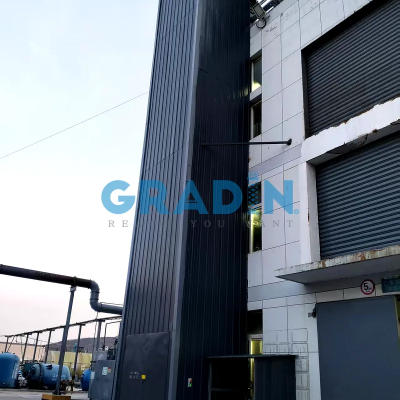 Gradin-Bespoke-Outdoor-Enclosed-Lift-Weatherproof-Vertical-Reciprocating-Conveyor